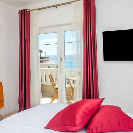House Amaris, 20m From Sea With Parking, 6 Pax *