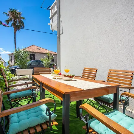 House Amaris, 20m From Sea With Parking, 6 Pax Holiday home Dugi Rat