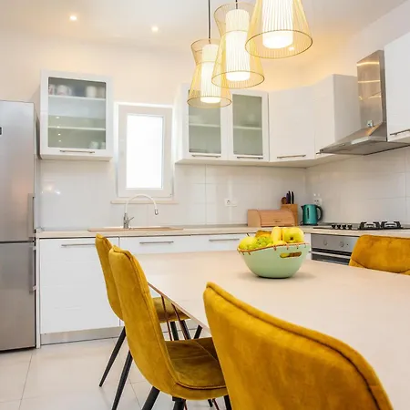 House Amaris, 20m From Sea With Parking, 6 Pax